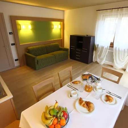 Al Lago Aparthotel *