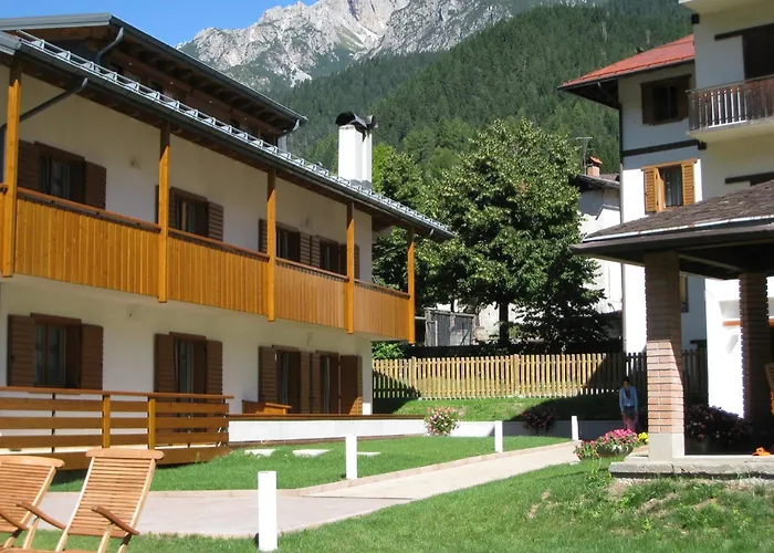 Al Lago Aparthotel 4*