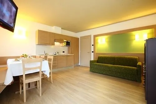 Aparthotel Al Lago 4*